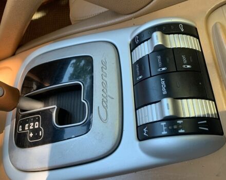 Черный Порше Каен, объемом двигателя 4.8 л и пробегом 150 тыс. км за 12500 $, фото 3 на Automoto.ua