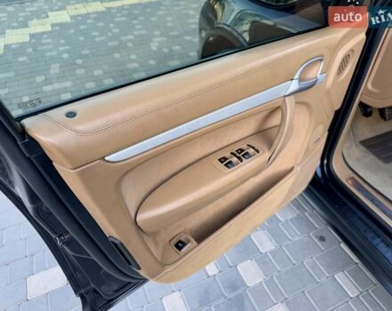 Черный Порше Каен, объемом двигателя 4.81 л и пробегом 181 тыс. км за 10900 $, фото 45 на Automoto.ua