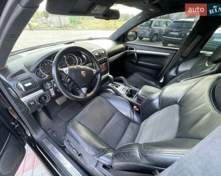 Черный Порше Каен, объемом двигателя 4.8 л и пробегом 130 тыс. км за 12900 $, фото 12 на Automoto.ua