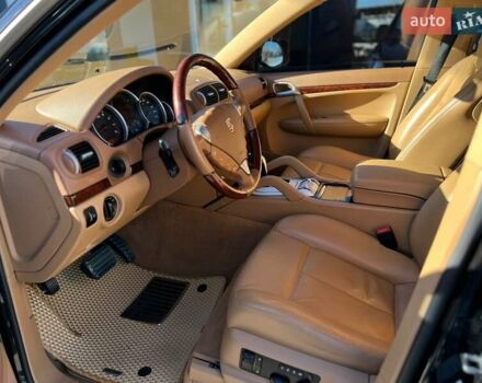 Чорний Порше Cayenne, об'ємом двигуна 4.81 л та пробігом 87 тис. км за 14000 $, фото 10 на Automoto.ua