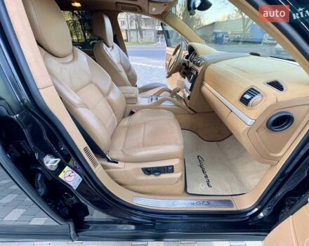 Черный Порше Каен, объемом двигателя 4.81 л и пробегом 181 тыс. км за 10900 $, фото 57 на Automoto.ua