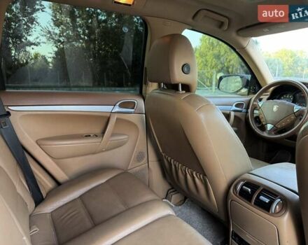 Чорний Порше Cayenne, об'ємом двигуна 3.6 л та пробігом 210 тис. км за 12500 $, фото 16 на Automoto.ua