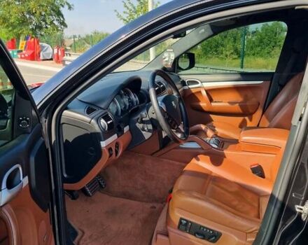 Чорний Порше Cayenne, об'ємом двигуна 4.81 л та пробігом 185 тис. км за 12500 $, фото 4 на Automoto.ua