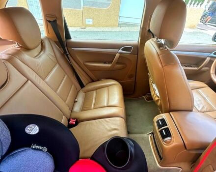 Черный Порше Каен, объемом двигателя 3.6 л и пробегом 175 тыс. км за 9000 $, фото 9 на Automoto.ua