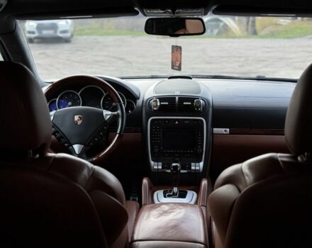 Черный Порше Каен, объемом двигателя 4.8 л и пробегом 170 тыс. км за 9000 $, фото 6 на Automoto.ua