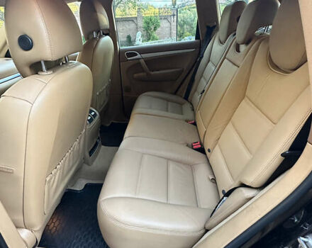 Чорний Порше Cayenne, об'ємом двигуна 3.6 л та пробігом 139 тис. км за 13400 $, фото 9 на Automoto.ua