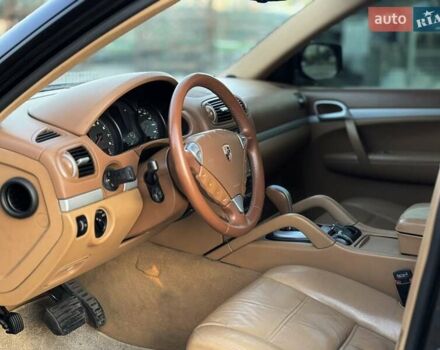 Чорний Порше Cayenne, об'ємом двигуна 3.6 л та пробігом 210 тис. км за 12500 $, фото 4 на Automoto.ua