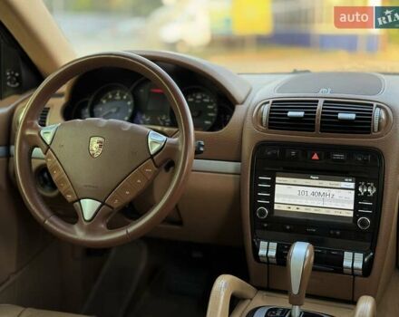 Чорний Порше Cayenne, об'ємом двигуна 3.6 л та пробігом 210 тис. км за 12500 $, фото 17 на Automoto.ua