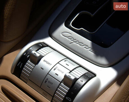 Чорний Порше Cayenne, об'ємом двигуна 4.81 л та пробігом 129 тис. км за 19999 $, фото 10 на Automoto.ua