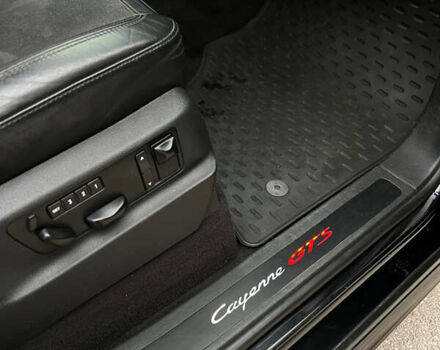 Черный Порше Каен, объемом двигателя 4.8 л и пробегом 177 тыс. км за 7999 $, фото 25 на Automoto.ua