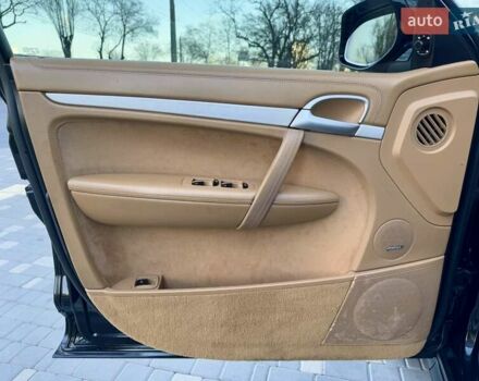 Черный Порше Каен, объемом двигателя 4.81 л и пробегом 181 тыс. км за 10900 $, фото 46 на Automoto.ua