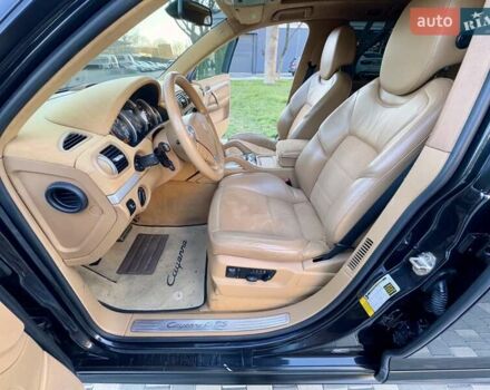 Черный Порше Каен, объемом двигателя 4.81 л и пробегом 181 тыс. км за 10900 $, фото 53 на Automoto.ua