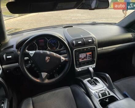 Черный Порше Каен, объемом двигателя 4.8 л и пробегом 130 тыс. км за 12900 $, фото 8 на Automoto.ua