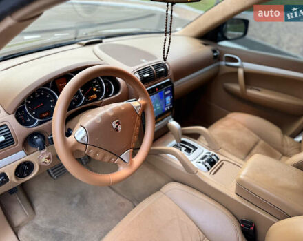 Черный Порше Каен, объемом двигателя 4.8 л и пробегом 178 тыс. км за 8900 $, фото 31 на Automoto.ua