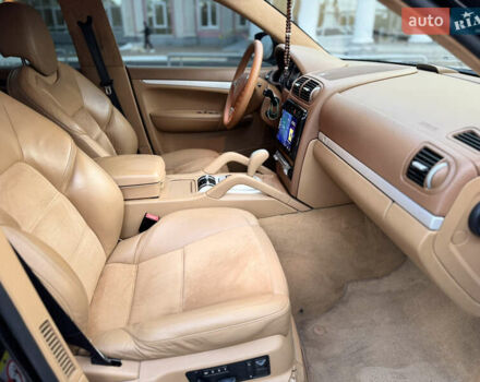 Черный Порше Каен, объемом двигателя 4.8 л и пробегом 178 тыс. км за 8900 $, фото 42 на Automoto.ua