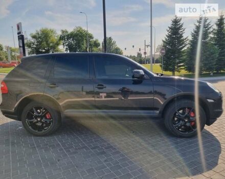 Чорний Порше Cayenne, об'ємом двигуна 4.81 л та пробігом 185 тис. км за 12500 $, фото 2 на Automoto.ua