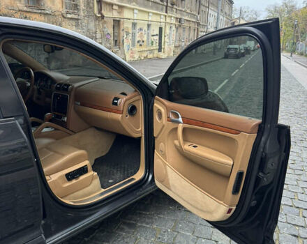 Черный Порше Каен, объемом двигателя 4.8 л и пробегом 140 тыс. км за 8500 $, фото 12 на Automoto.ua
