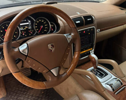 Черный Порше Каен, объемом двигателя 4.81 л и пробегом 140 тыс. км за 8000 $, фото 11 на Automoto.ua