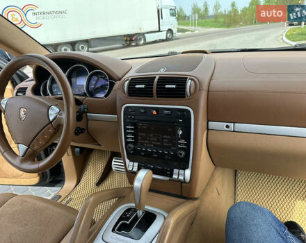 Черный Порше Каен, объемом двигателя 4.8 л и пробегом 145 тыс. км за 9300 $, фото 3 на Automoto.ua