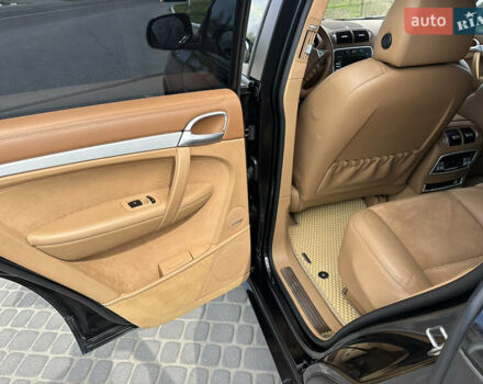 Черный Порше Каен, объемом двигателя 4.8 л и пробегом 145 тыс. км за 9300 $, фото 28 на Automoto.ua