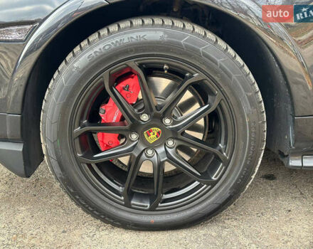 Черный Порше Каен, объемом двигателя 4.8 л и пробегом 170 тыс. км за 8999 $, фото 50 на Automoto.ua