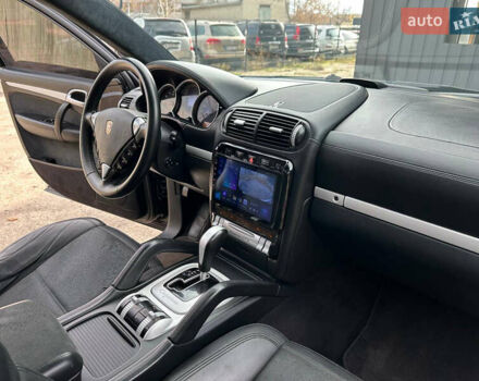 Черный Порше Каен, объемом двигателя 4.8 л и пробегом 170 тыс. км за 8999 $, фото 30 на Automoto.ua