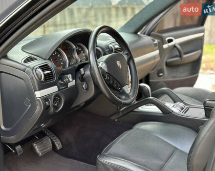 Черный Порше Каен, объемом двигателя 4.8 л и пробегом 170 тыс. км за 8999 $, фото 10 на Automoto.ua