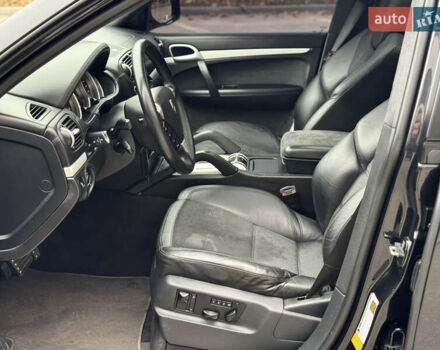 Чорний Порше Cayenne, об'ємом двигуна 4.81 л та пробігом 163 тис. км за 8999 $, фото 28 на Automoto.ua