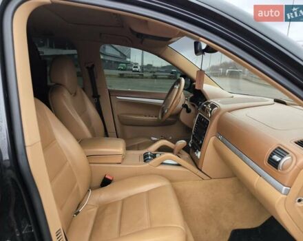 Чорний Порше Cayenne, об'ємом двигуна 2.97 л та пробігом 250 тис. км за 14000 $, фото 11 на Automoto.ua