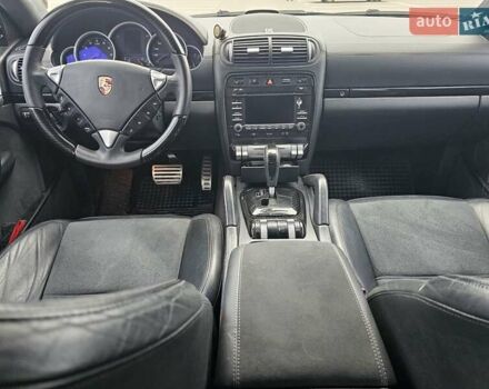 Чорний Порше Cayenne, об'ємом двигуна 4.8 л та пробігом 216 тис. км за 14750 $, фото 10 на Automoto.ua