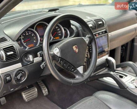 Черный Порше Каен, объемом двигателя 4.8 л и пробегом 170 тыс. км за 8999 $, фото 12 на Automoto.ua