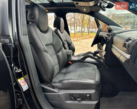 Черный Порше Каен, объемом двигателя 4.8 л и пробегом 170 тыс. км за 8999 $, фото 31 на Automoto.ua