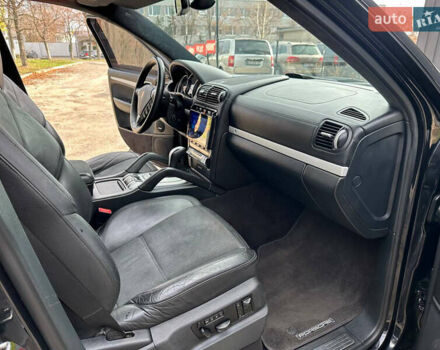 Черный Порше Каен, объемом двигателя 4.8 л и пробегом 170 тыс. км за 8999 $, фото 29 на Automoto.ua