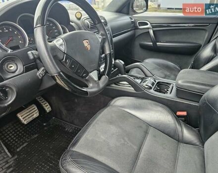 Чорний Порше Cayenne, об'ємом двигуна 4.8 л та пробігом 216 тис. км за 14750 $, фото 13 на Automoto.ua