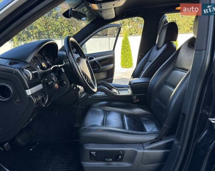 Черный Порше Каен, объемом двигателя 3 л и пробегом 173 тыс. км за 14950 $, фото 31 на Automoto.ua