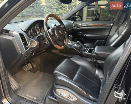 Черный Порше Каен, объемом двигателя 3.6 л и пробегом 263 тыс. км за 14500 $, фото 9 на Automoto.ua