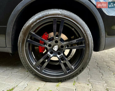 Чорний Порше Cayenne, об'ємом двигуна 4.8 л та пробігом 235 тис. км за 18999 $, фото 46 на Automoto.ua