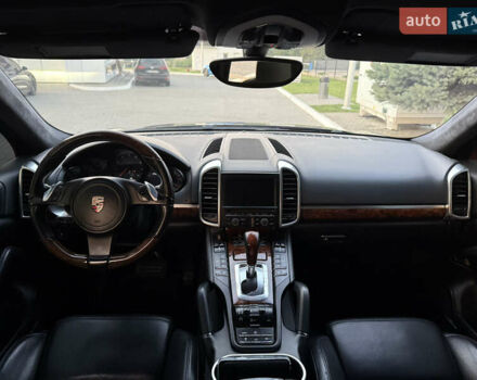 Черный Порше Каен, объемом двигателя 3.6 л и пробегом 263 тыс. км за 14500 $, фото 13 на Automoto.ua
