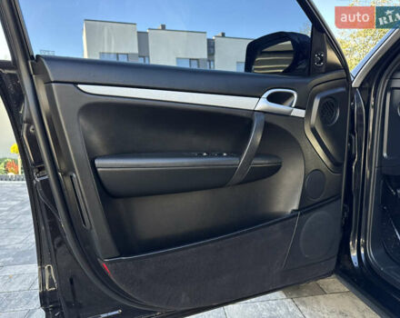 Черный Порше Каен, объемом двигателя 3 л и пробегом 173 тыс. км за 14950 $, фото 62 на Automoto.ua