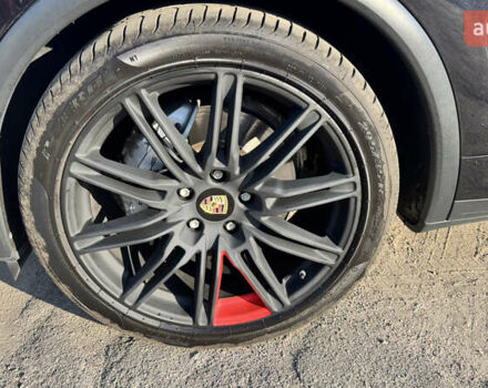 Черный Порше Каен, объемом двигателя 4.81 л и пробегом 150 тыс. км за 15000 $, фото 12 на Automoto.ua