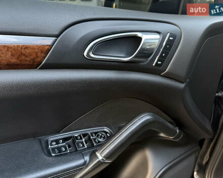 Черный Порше Каен, объемом двигателя 3.6 л и пробегом 263 тыс. км за 14500 $, фото 20 на Automoto.ua