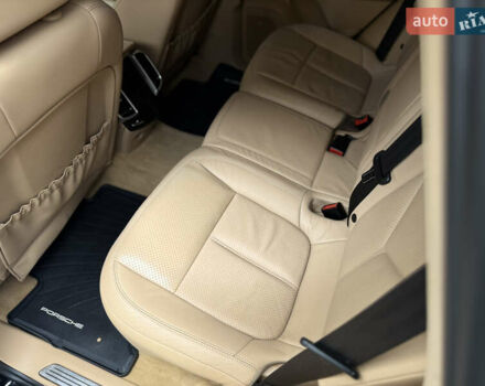 Чорний Порше Cayenne, об'ємом двигуна 4.8 л та пробігом 235 тис. км за 18999 $, фото 59 на Automoto.ua