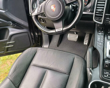 Чорний Порше Cayenne, об'ємом двигуна 4.8 л та пробігом 170 тис. км за 15800 $, фото 11 на Automoto.ua