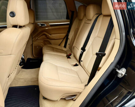 Чорний Порше Cayenne, об'ємом двигуна 4.8 л та пробігом 235 тис. км за 18999 $, фото 57 на Automoto.ua