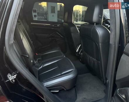 Черный Порше Каен, объемом двигателя 3.6 л и пробегом 263 тыс. км за 14500 $, фото 15 на Automoto.ua