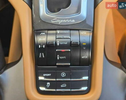 Чорний Порше Cayenne, об'ємом двигуна 4.8 л та пробігом 105 тис. км за 25900 $, фото 14 на Automoto.ua