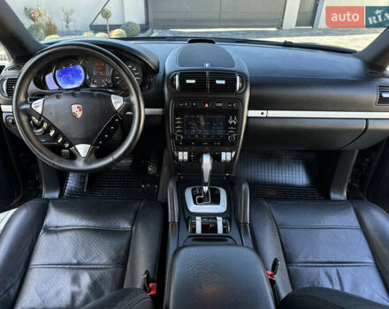 Черный Порше Каен, объемом двигателя 3 л и пробегом 173 тыс. км за 14950 $, фото 26 на Automoto.ua
