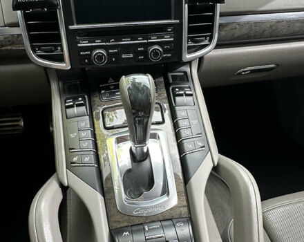 Чорний Порше Cayenne, об'ємом двигуна 4.8 л та пробігом 103 тис. км за 31000 $, фото 14 на Automoto.ua