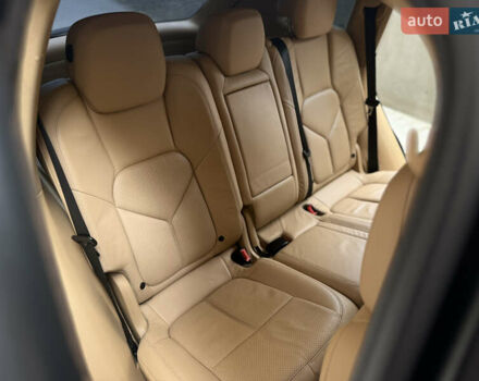 Чорний Порше Cayenne, об'ємом двигуна 4.8 л та пробігом 235 тис. км за 18999 $, фото 64 на Automoto.ua