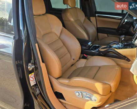 Чорний Порше Cayenne, об'ємом двигуна 4.8 л та пробігом 105 тис. км за 25900 $, фото 13 на Automoto.ua